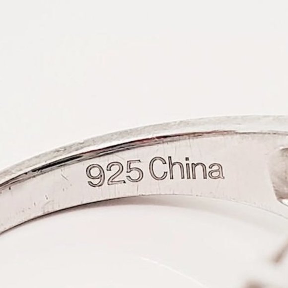 925 Sterling Silver Created Emerald CZ's 3 Band Statement Cocktail Ring - Picture 5 of 6